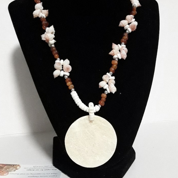 MOTHER Shell With Amber Necklace - Picture 2 of 5